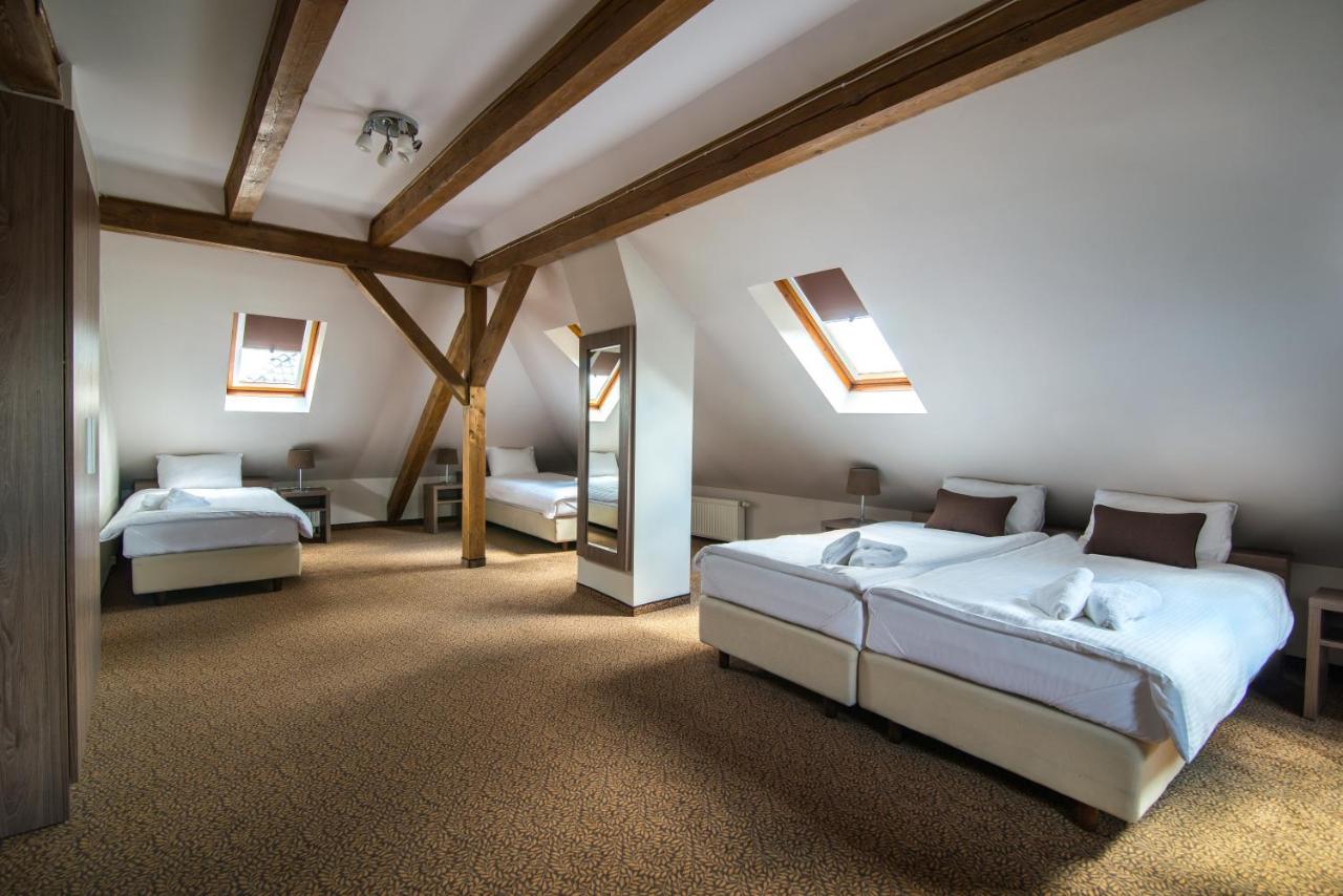 Hotel Bialy Domek Wałcz Екстериор снимка