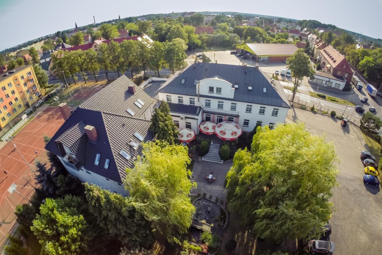 Hotel Bialy Domek Wałcz Екстериор снимка